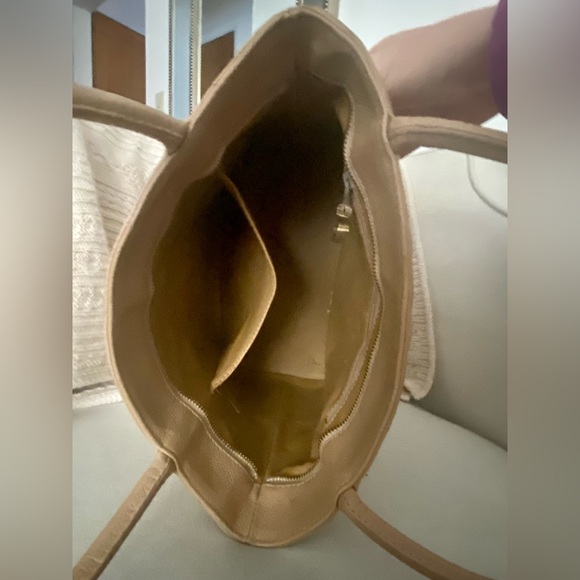 Chanel Classic Gold Medallion CC Logo Quilted Caviar Tote Bag Beige - Picture 7 of 16